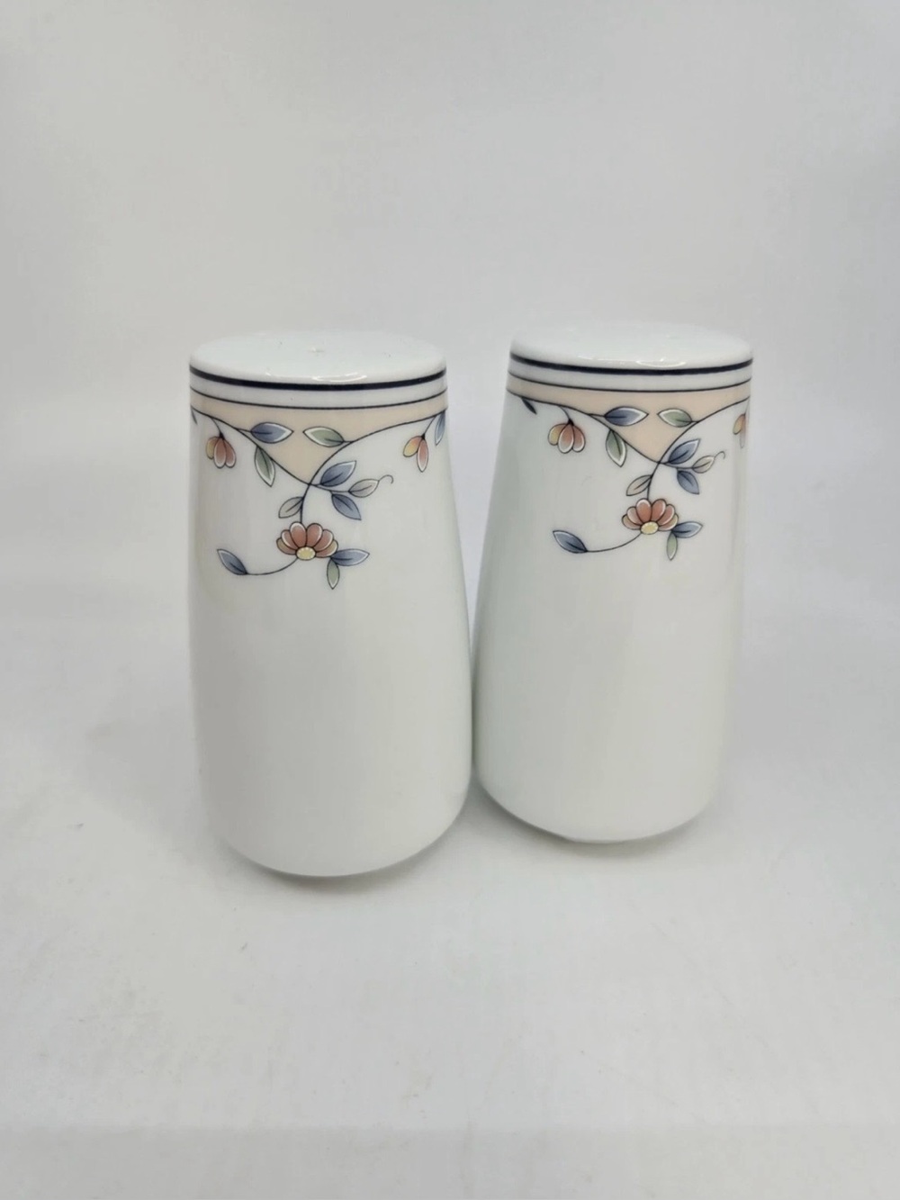 VTG Princess House Porcelain & Ceramic Heritage Blossom Salt & Pepper Shakers.